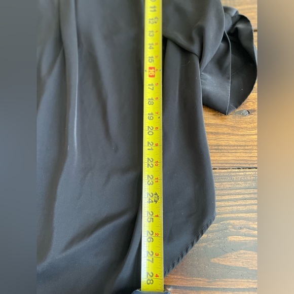 Torrid Women’s Plus 2 Blouse with Black Roll Tab Sleeve Shirt Top - Picture 5 of 9